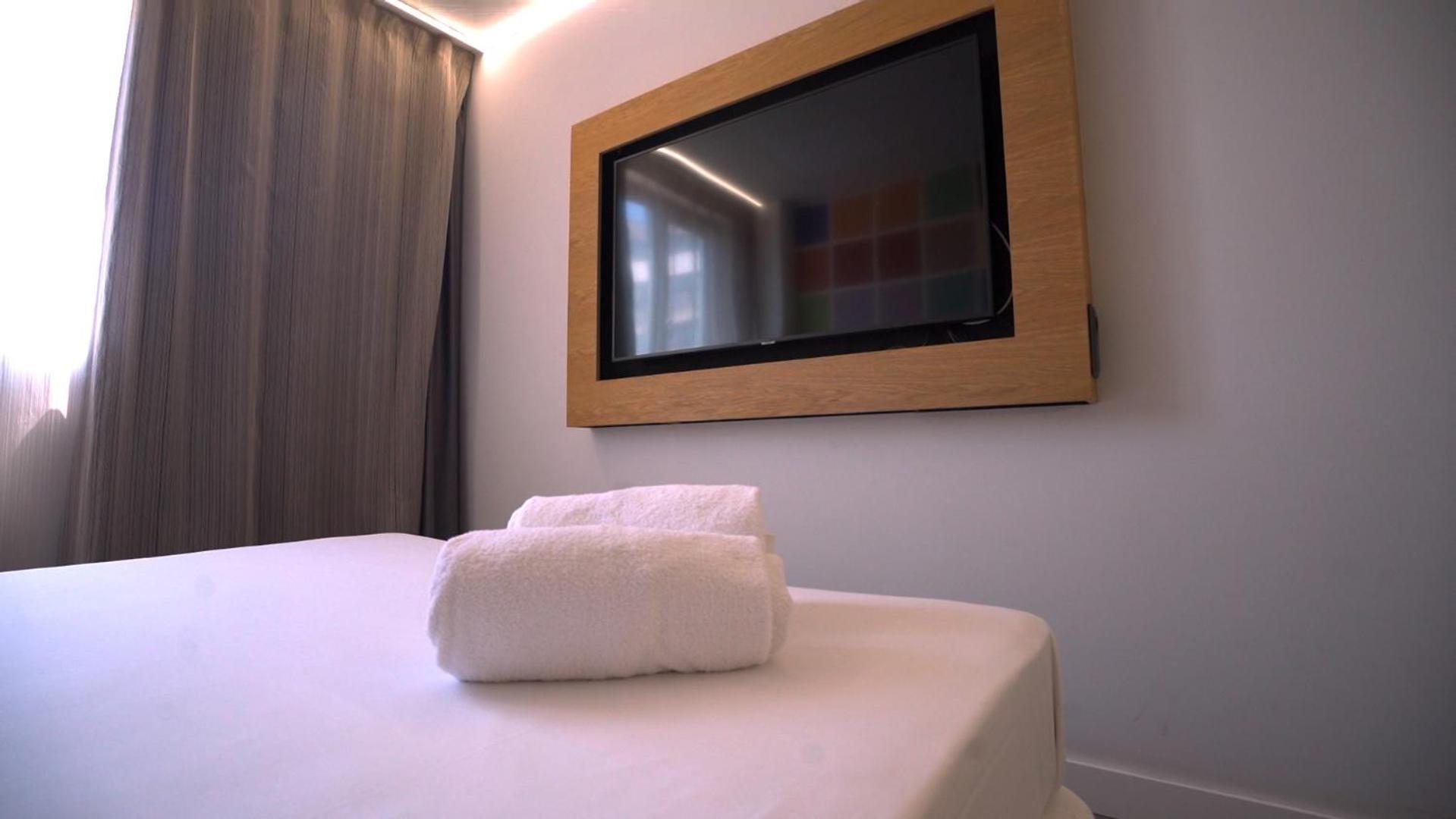 Vertice Roomspace Madrid Bagian luar foto